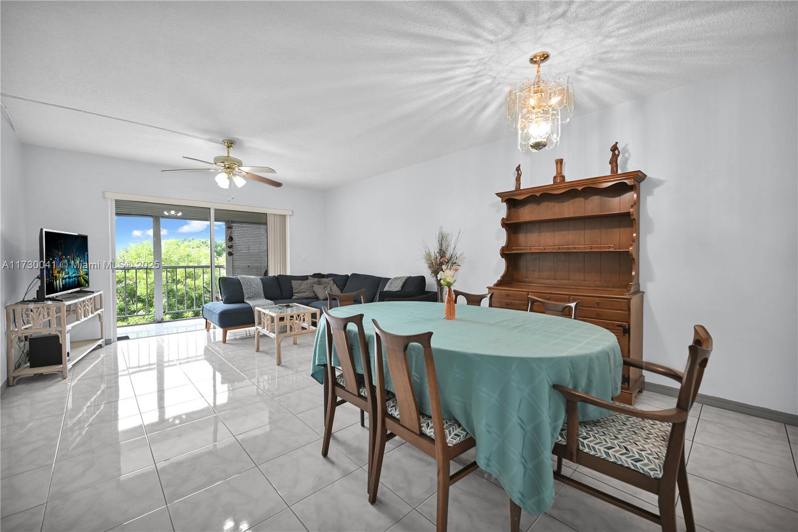 HILLCREST COUNTRY CLUB AP - Residential