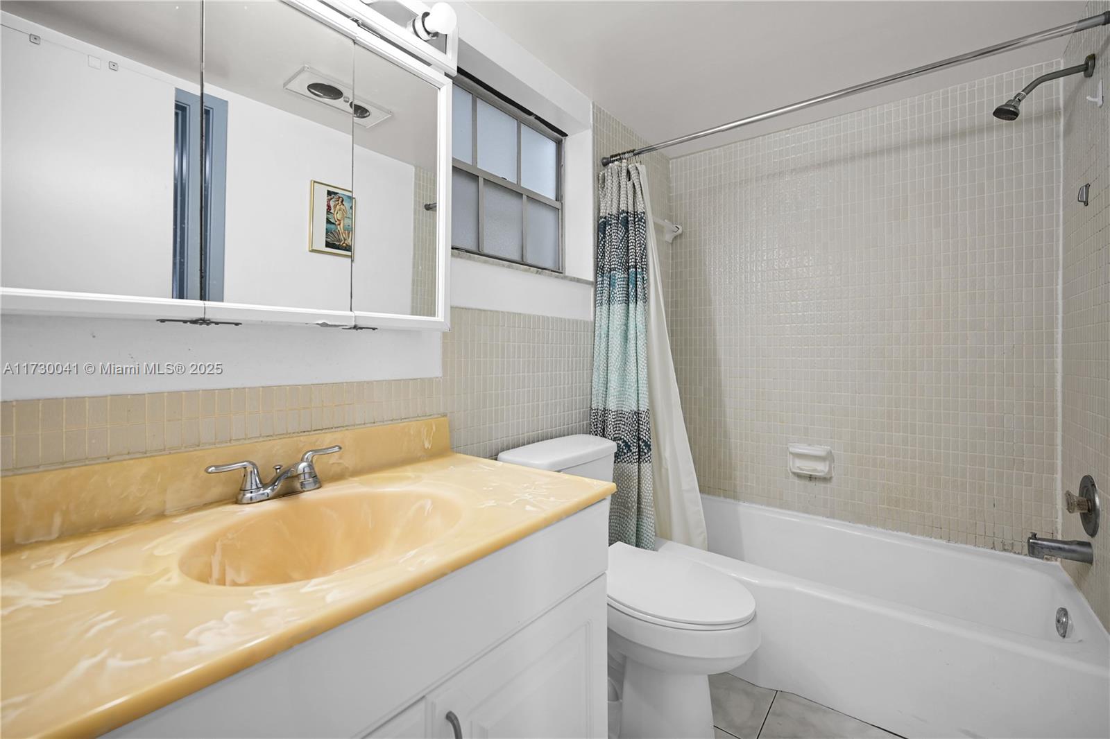 HILLCREST COUNTRY CLUB AP - Residential