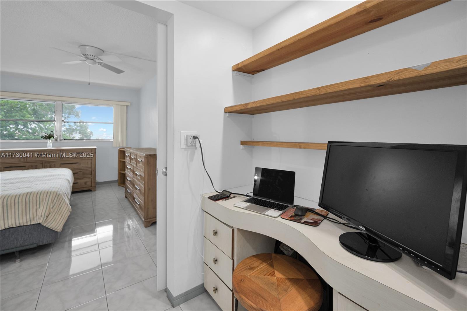 HILLCREST COUNTRY CLUB AP - Residential