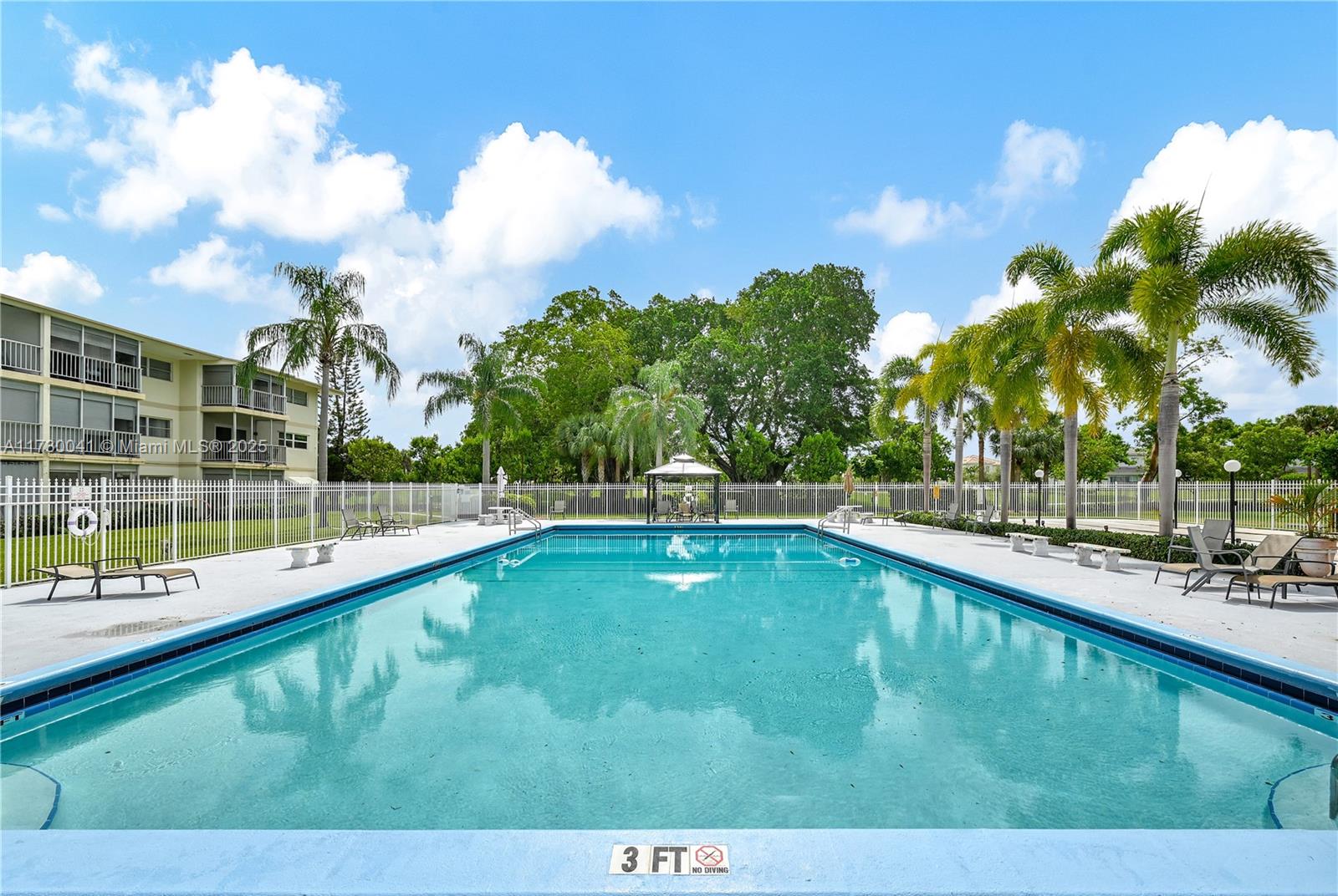 HILLCREST COUNTRY CLUB AP - Residential
