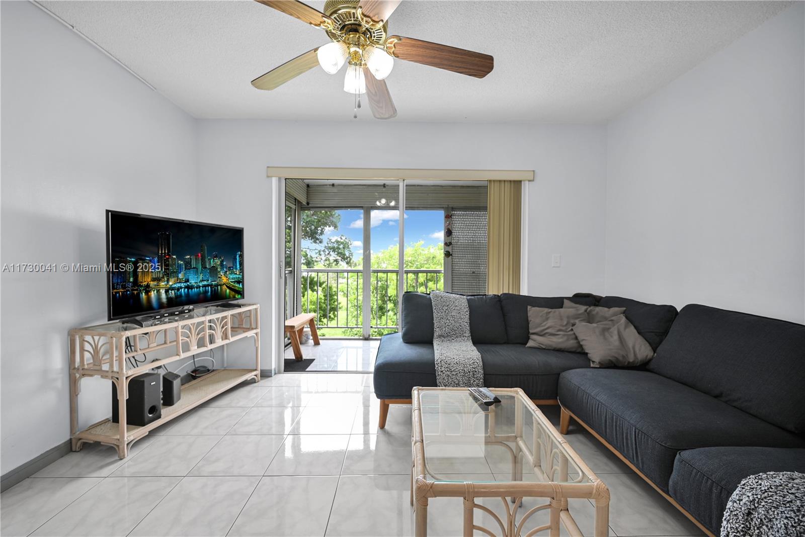 HILLCREST COUNTRY CLUB AP - Residential