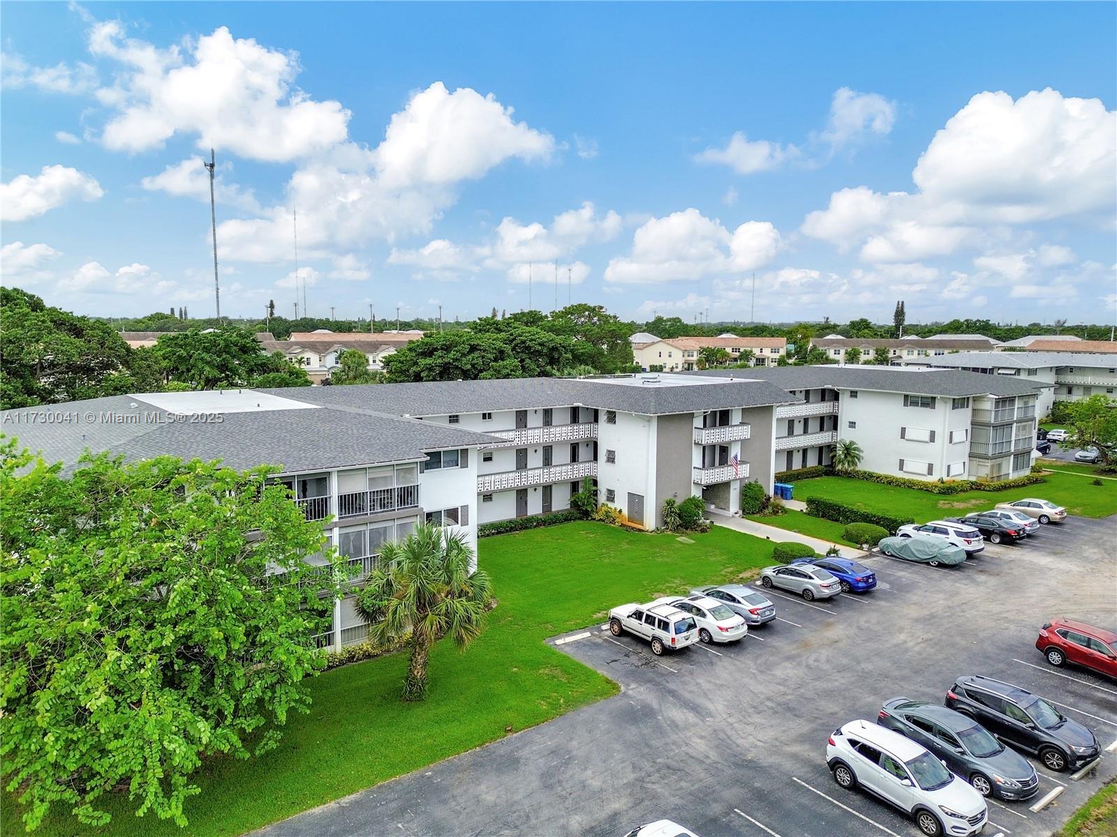HILLCREST COUNTRY CLUB AP - Residential
