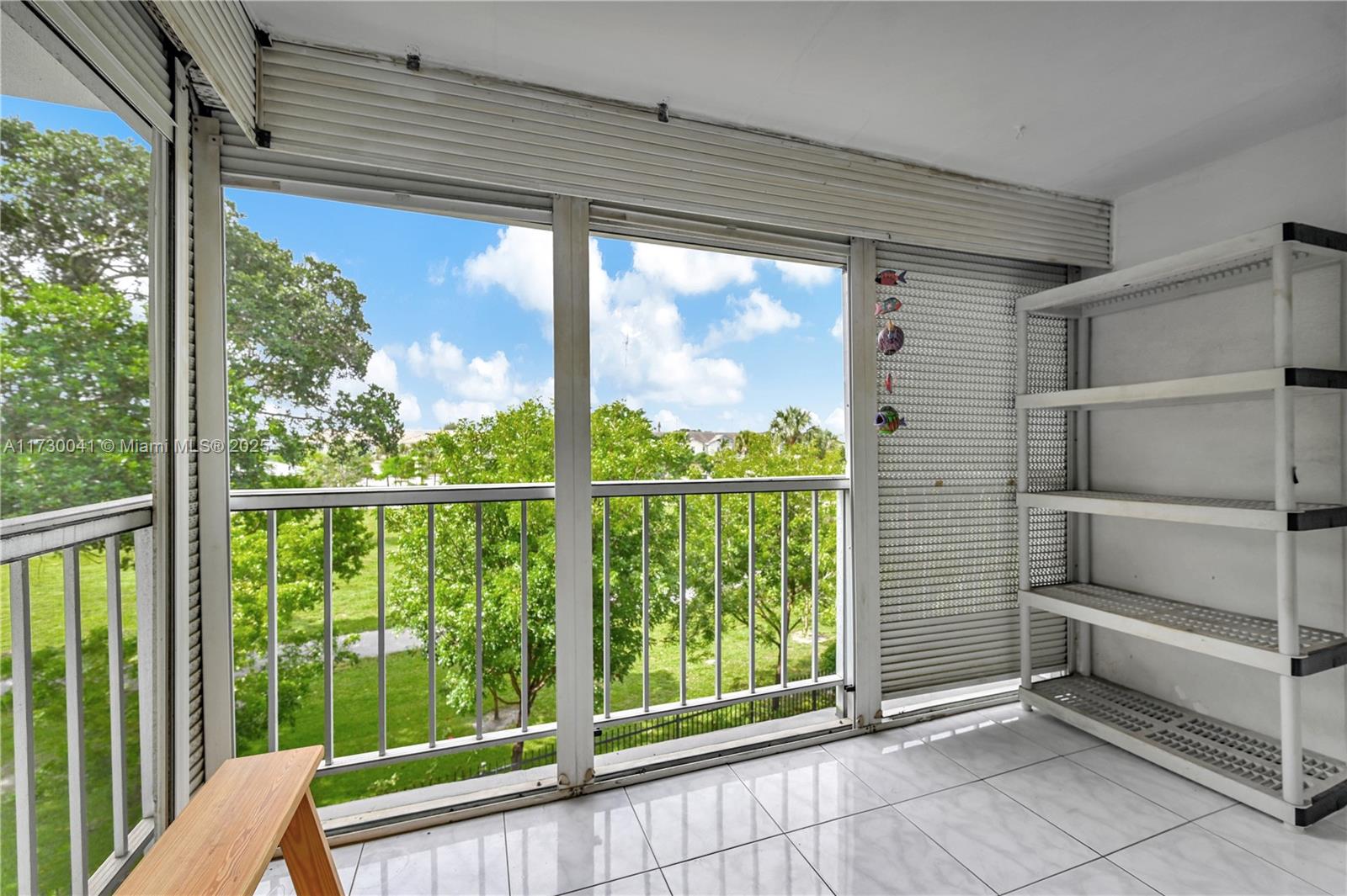 HILLCREST COUNTRY CLUB AP - Residential
