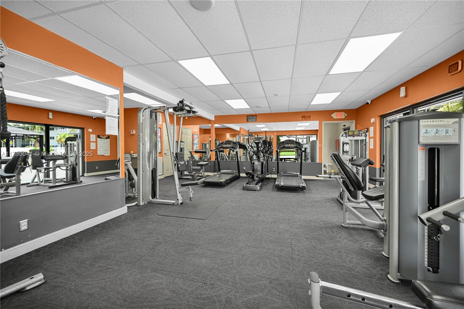 HILLCREST COUNTRY CLUB AP - Residential