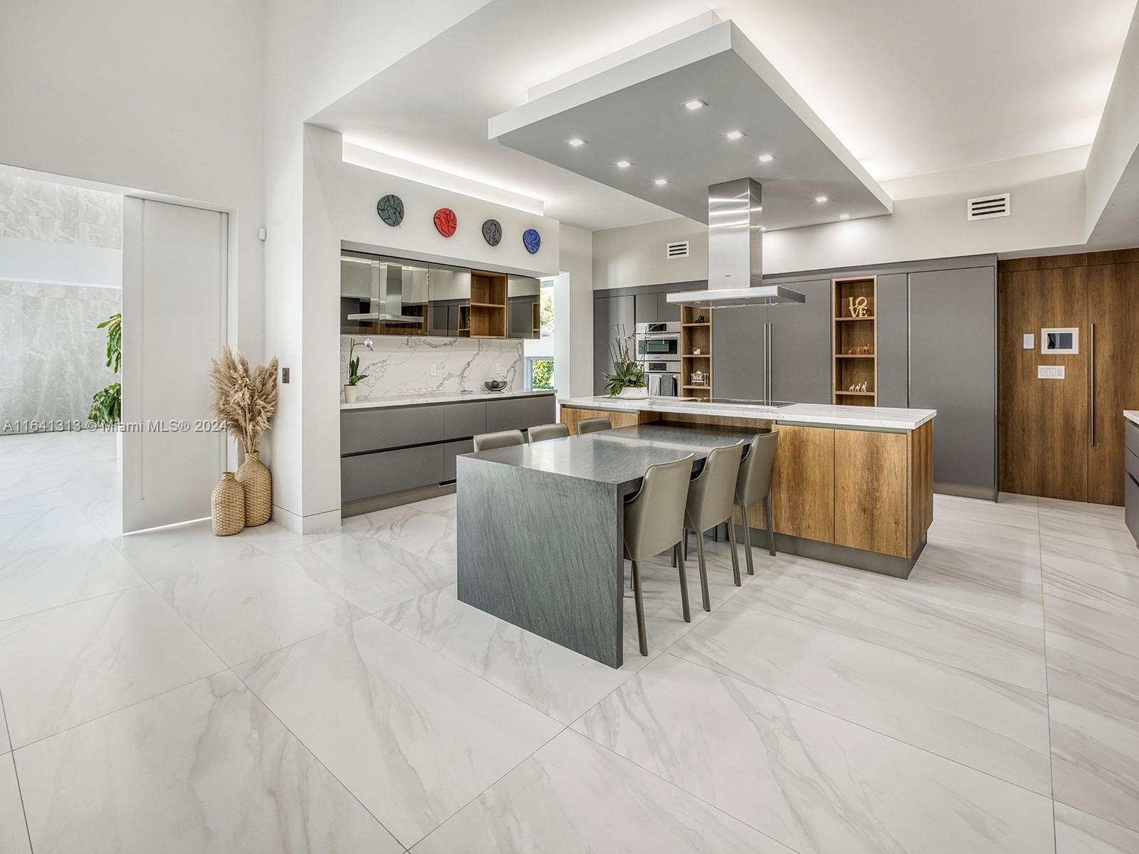 WARWICK MANOR 1ST ADDN - Residential
