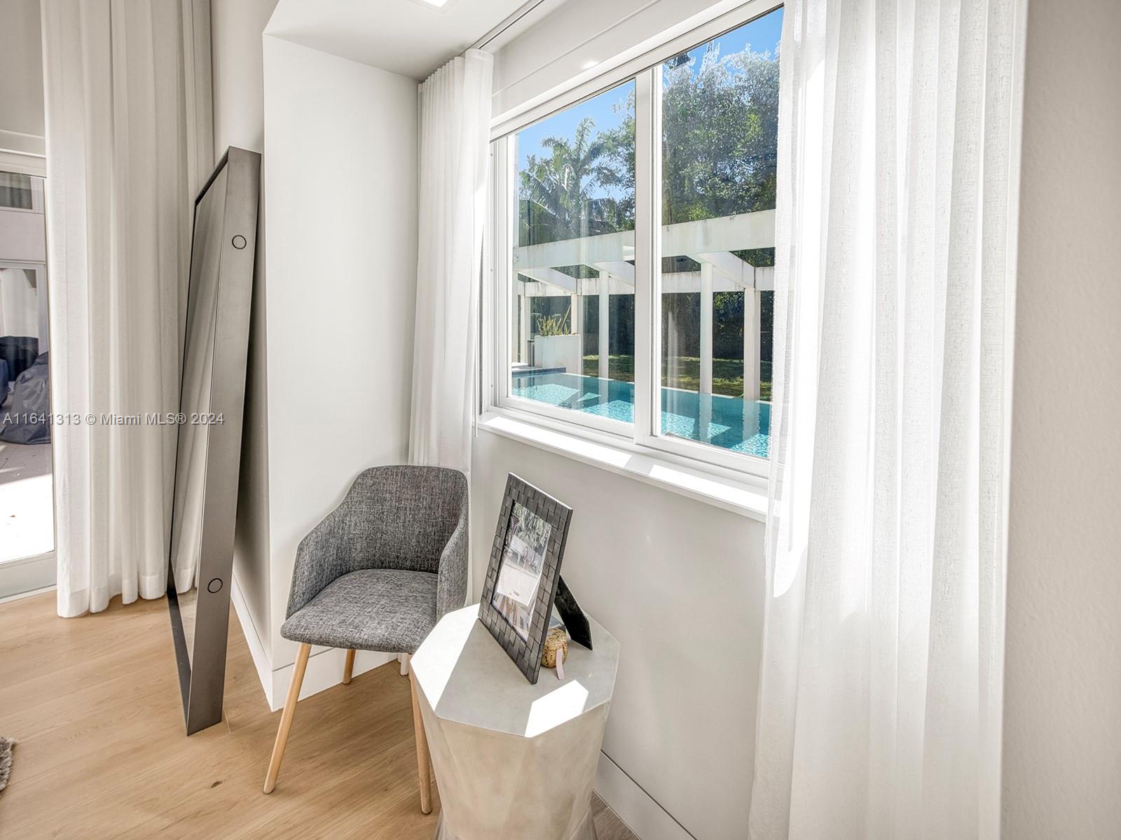 WARWICK MANOR 1ST ADDN - Residential