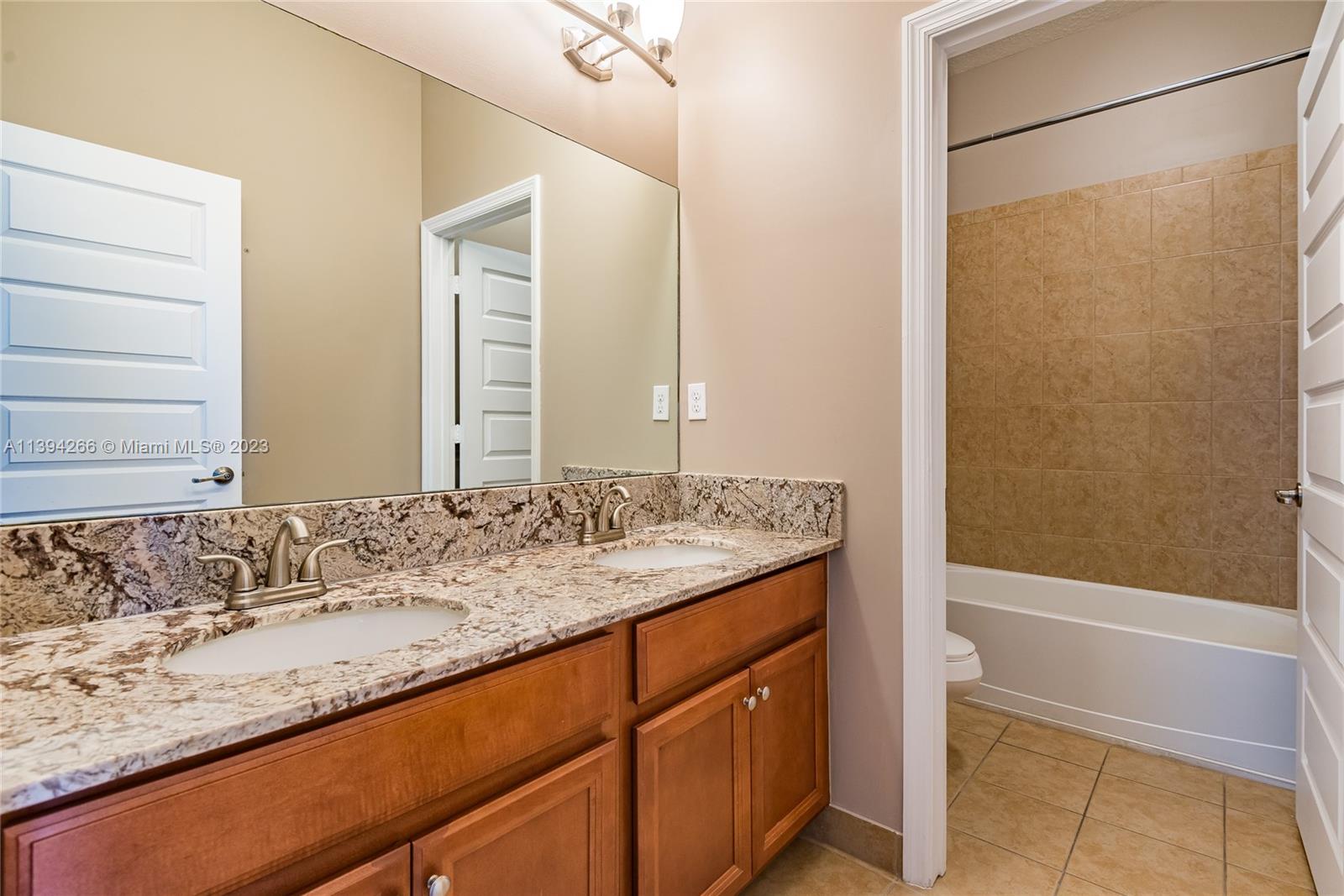 CHAMPION LAKES - Residential Lease