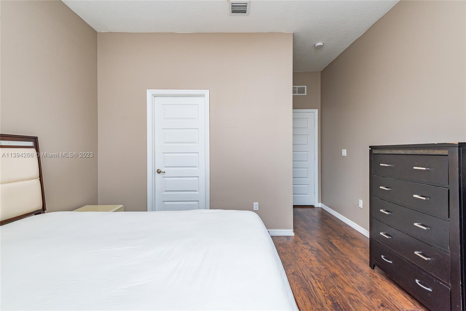 CHAMPION LAKES - Residential Lease