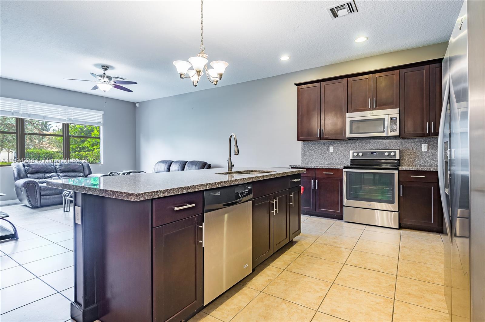 CHAMPION LAKES - Residential Lease