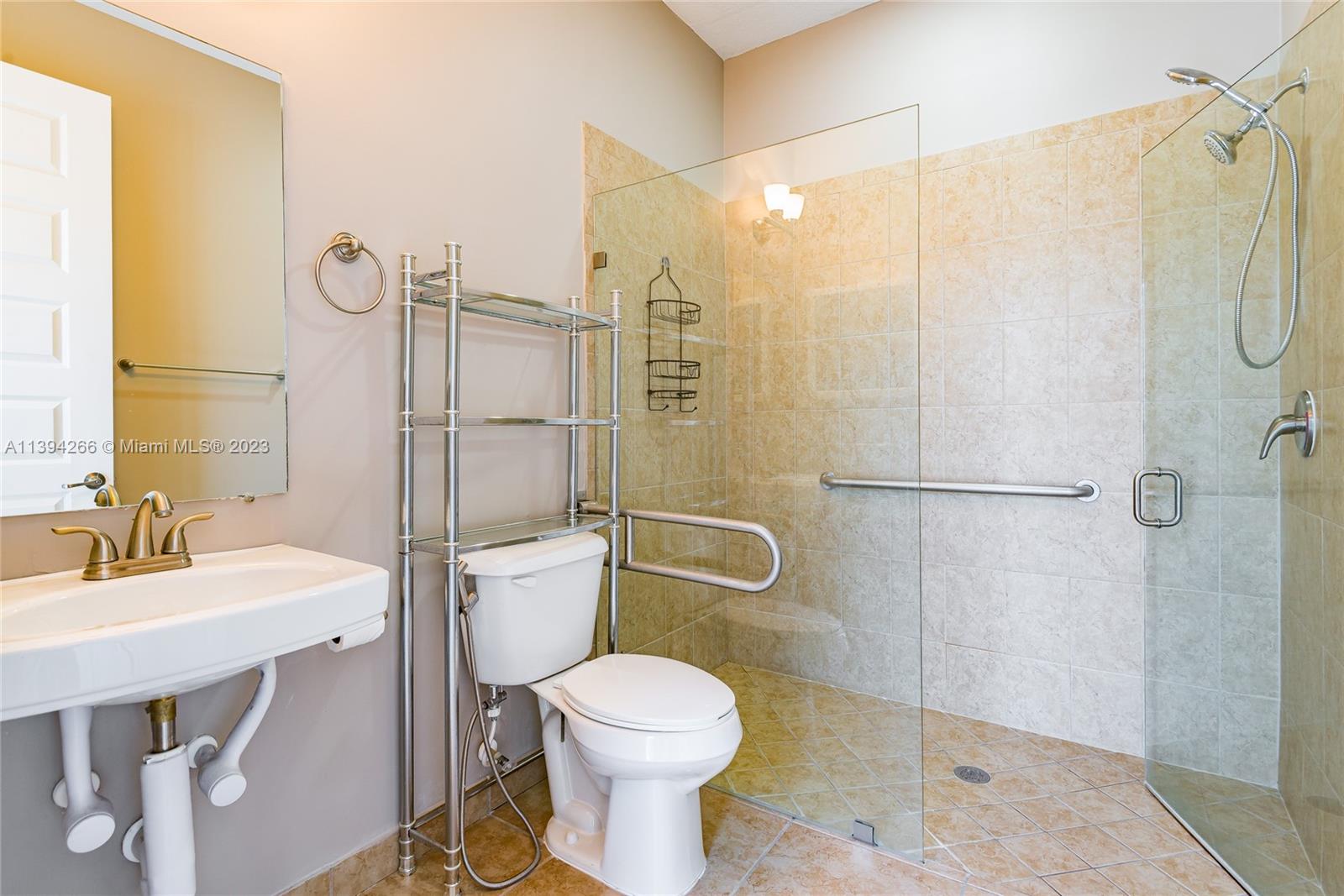 CHAMPION LAKES - Residential Lease