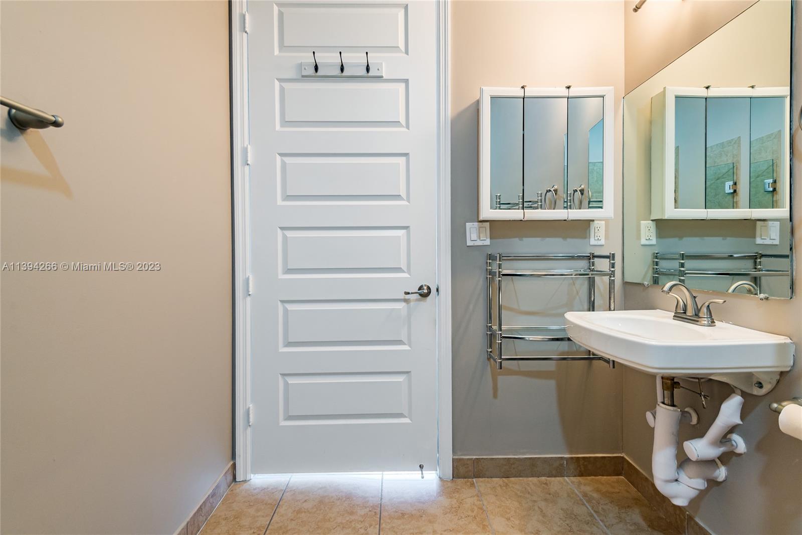 CHAMPION LAKES - Residential Lease