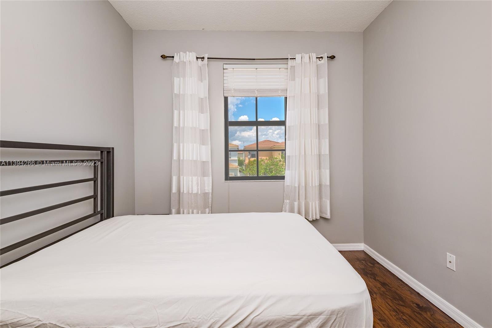 CHAMPION LAKES - Residential Lease