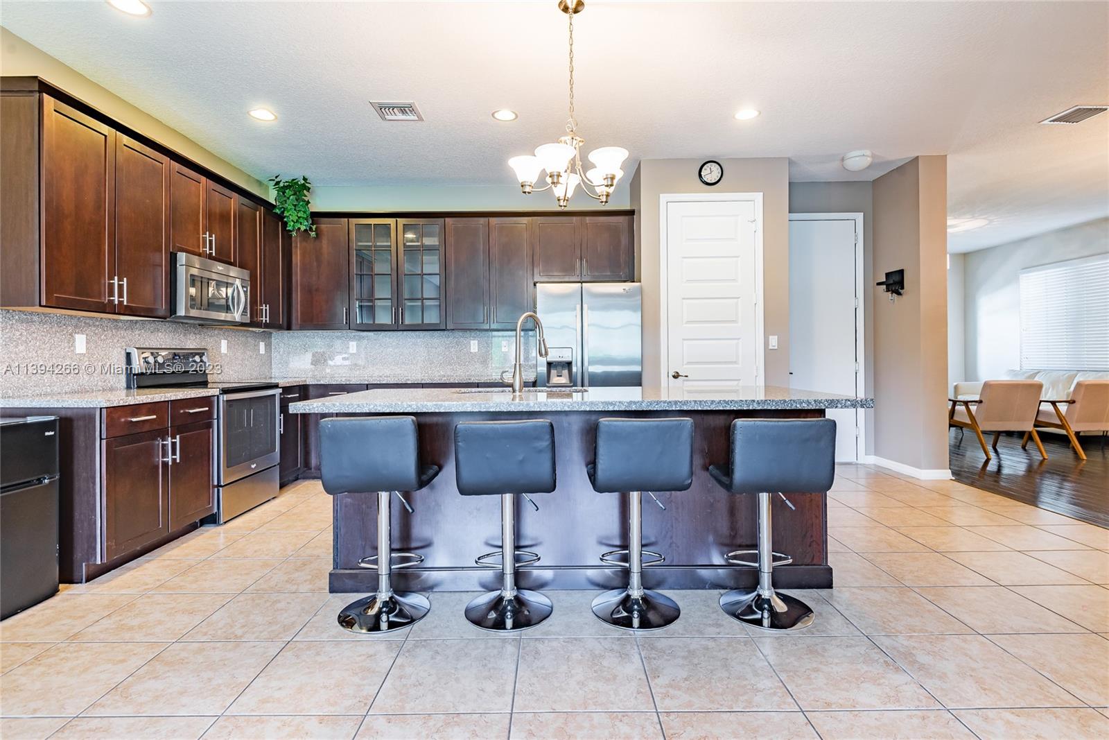 CHAMPION LAKES - Residential Lease