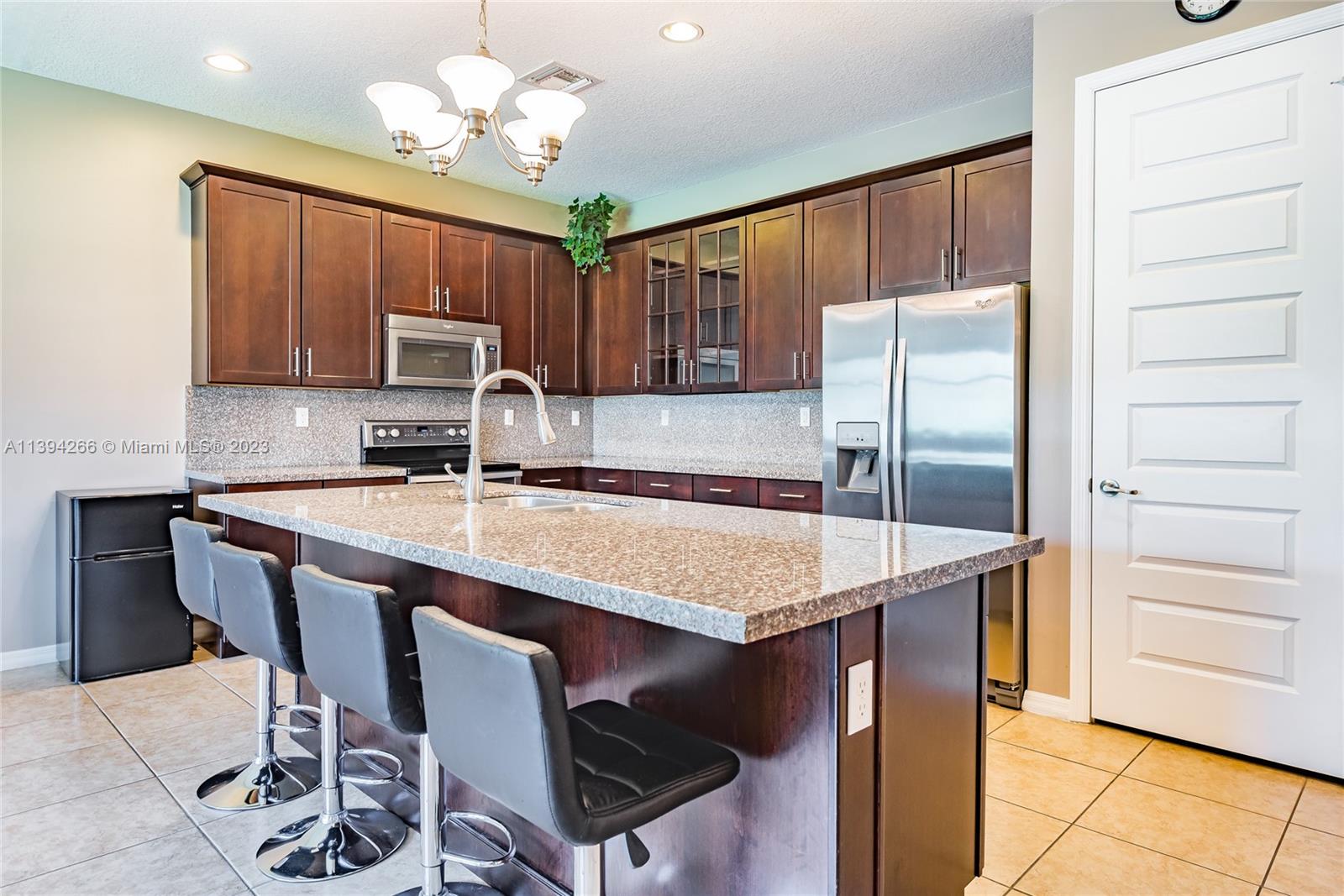 CHAMPION LAKES - Residential Lease
