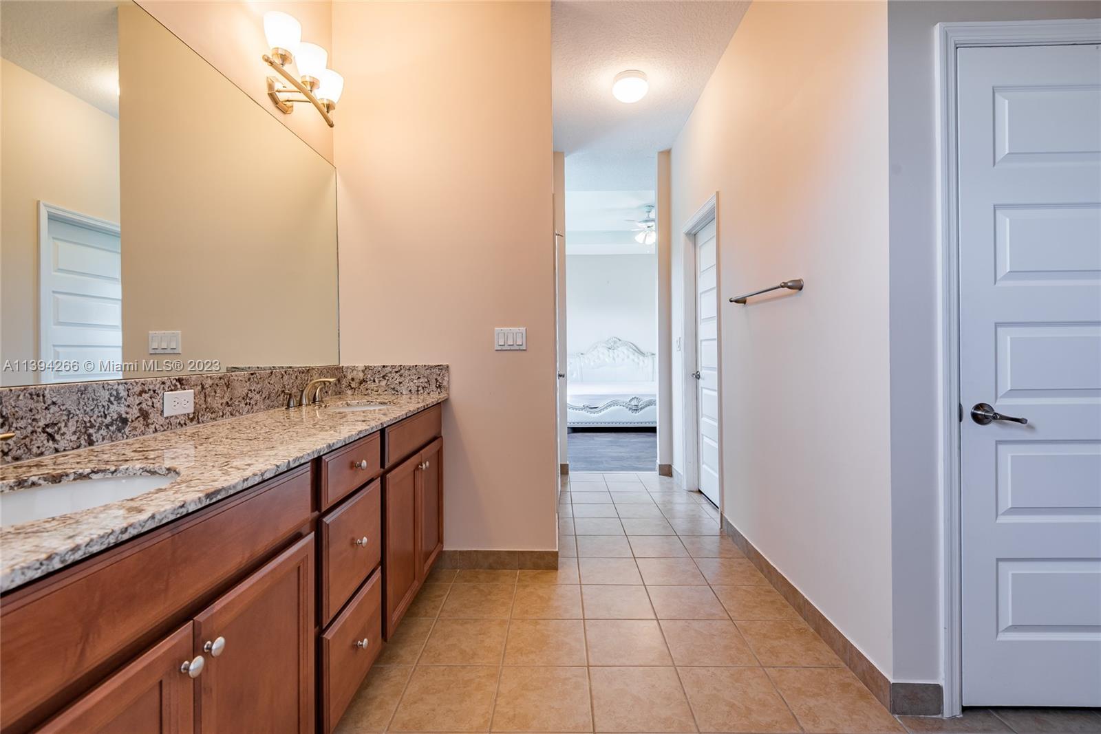 CHAMPION LAKES - Residential Lease