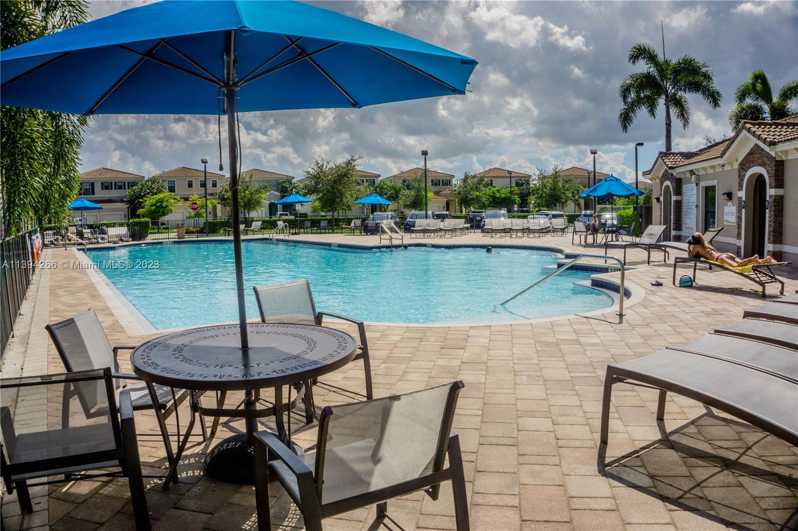 CHAMPION LAKES - Residential Lease