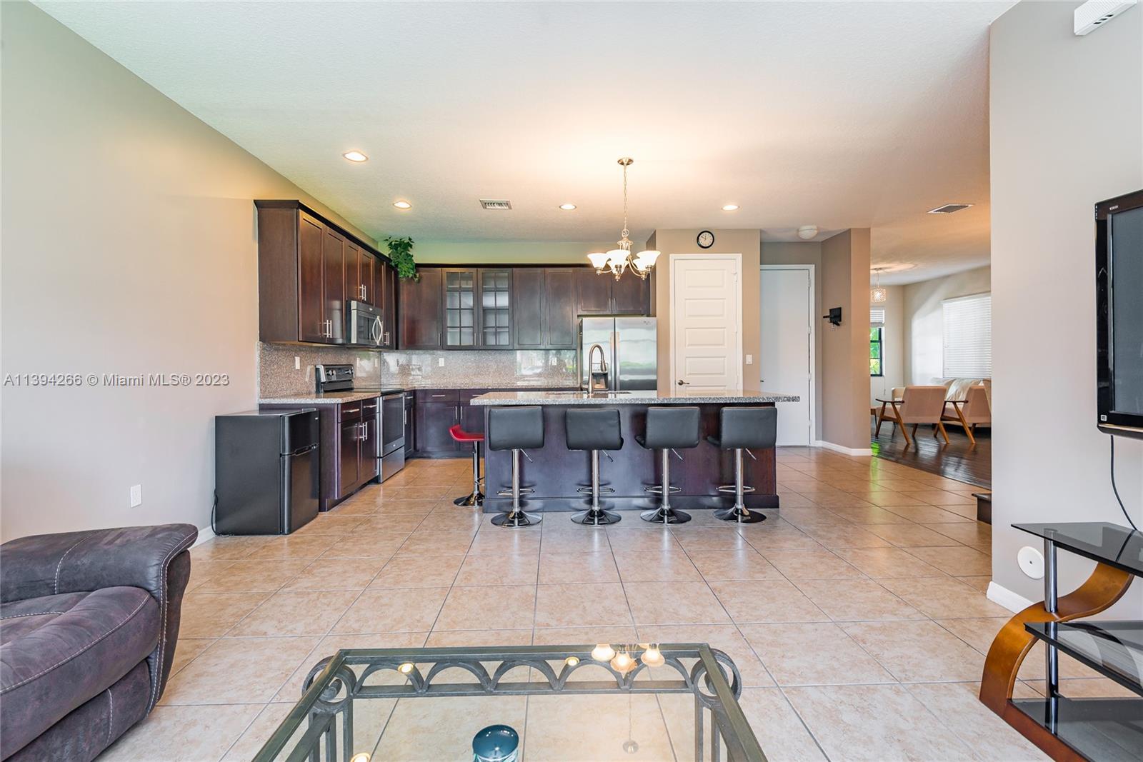 CHAMPION LAKES - Residential Lease