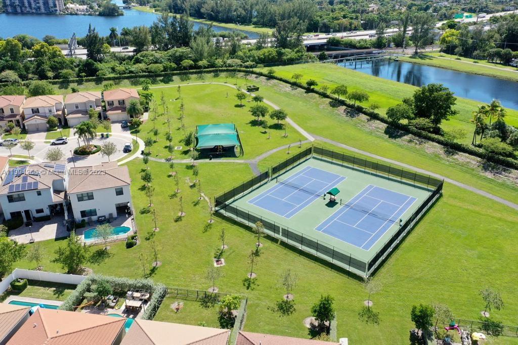 CHAMPION LAKES - Residential Lease