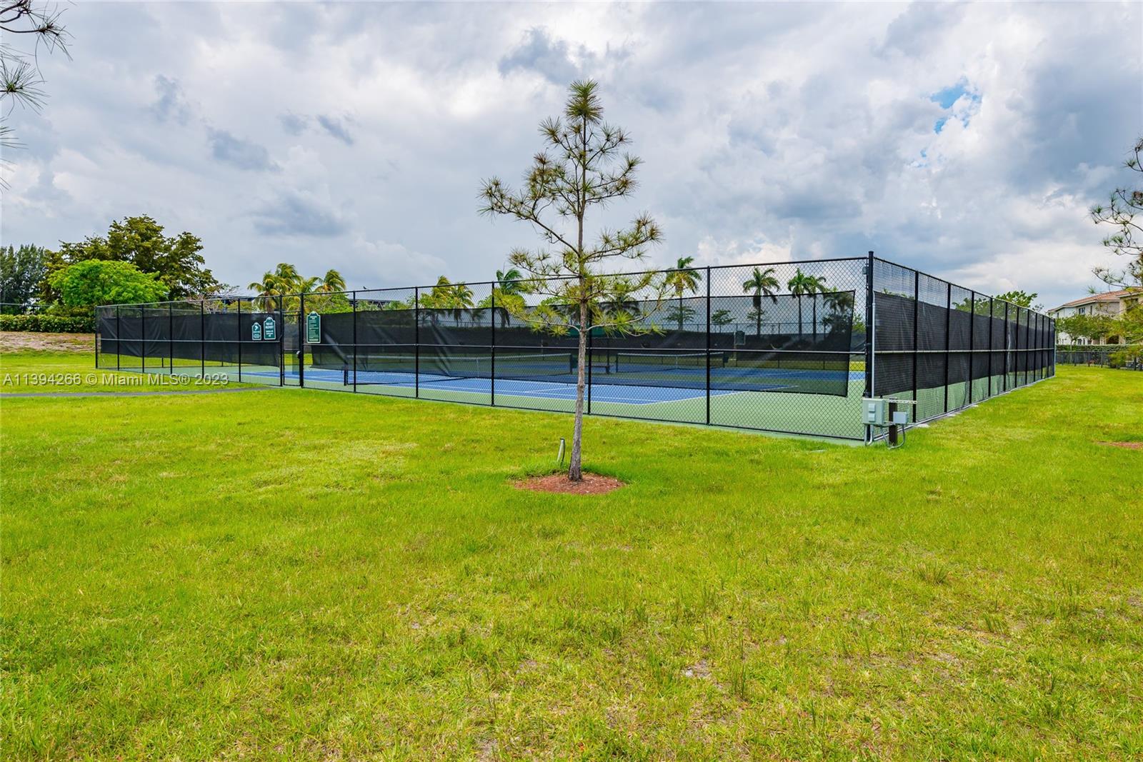 CHAMPION LAKES - Residential Lease