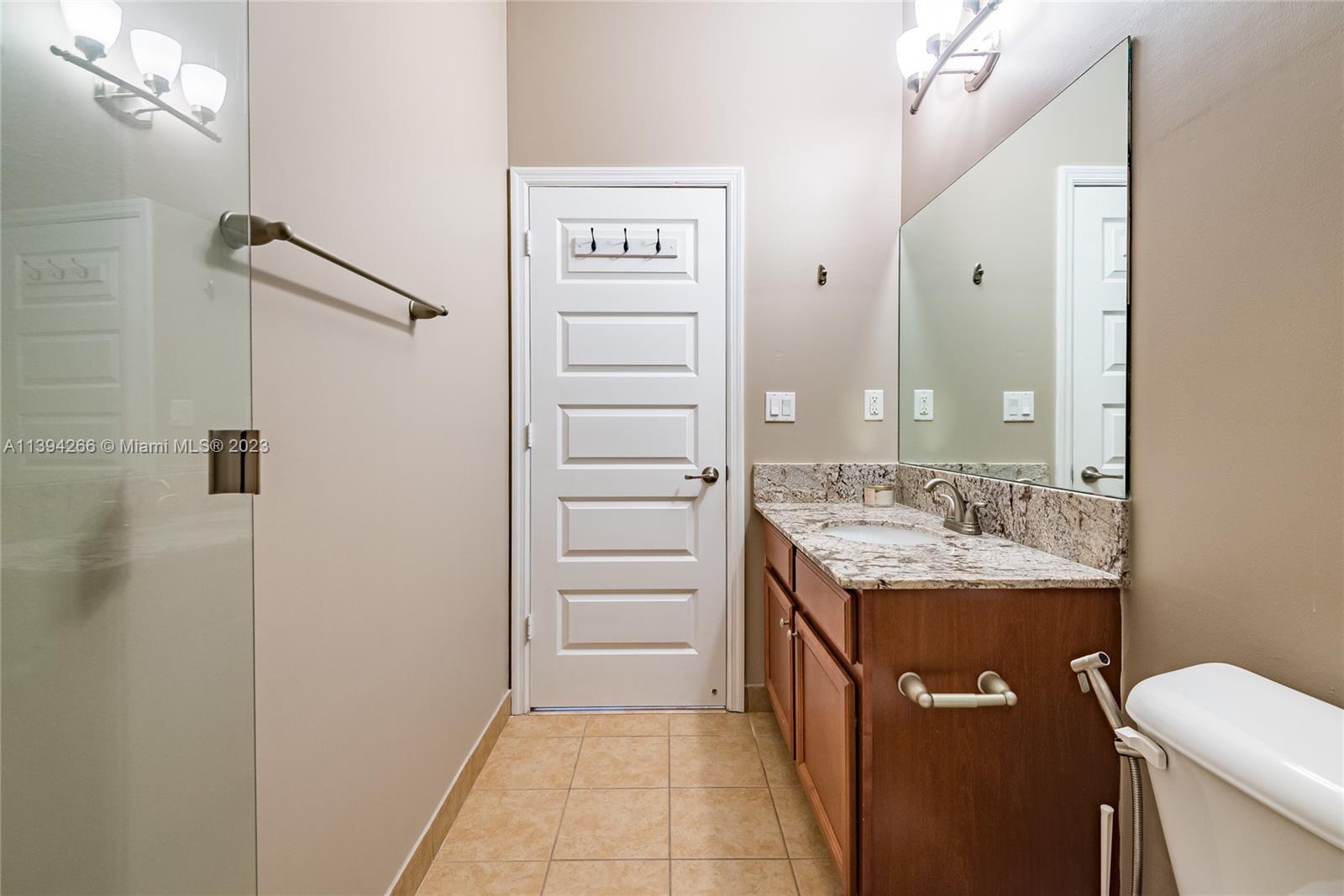 CHAMPION LAKES - Residential Lease