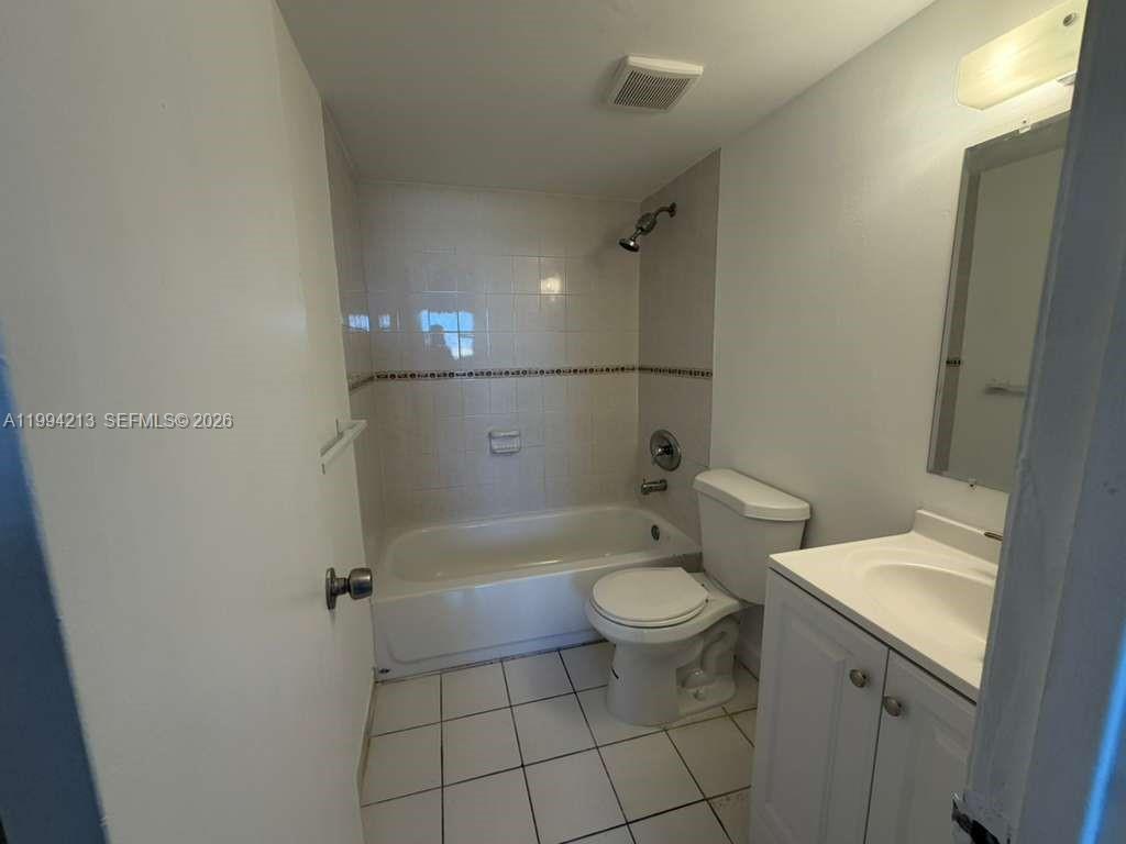 FONTAINEBLEAU GARDENS CON - Residential Lease
