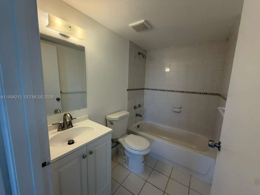 FONTAINEBLEAU GARDENS CON - Residential Lease