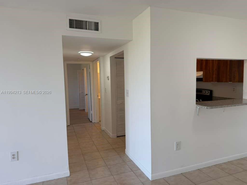 FONTAINEBLEAU GARDENS CON - Residential Lease