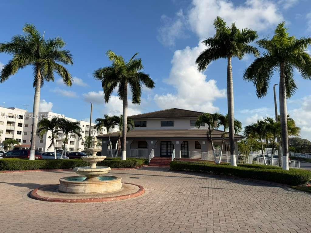 FONTAINEBLEAU GARDENS CON - Residential Lease