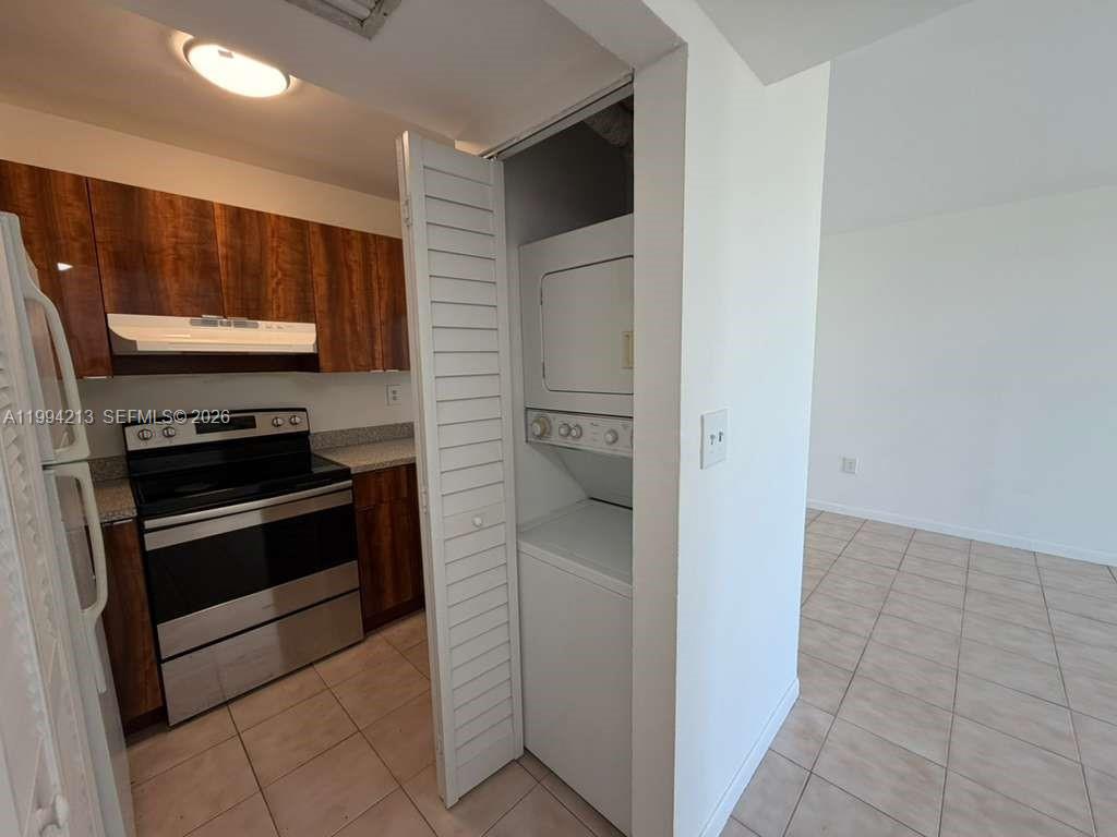 FONTAINEBLEAU GARDENS CON - Residential Lease
