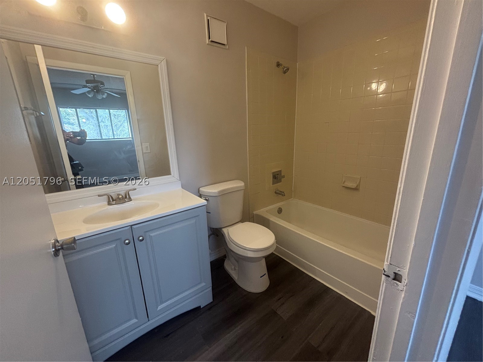PALMS OF PEMBROKE CONDO - Residential Lease
