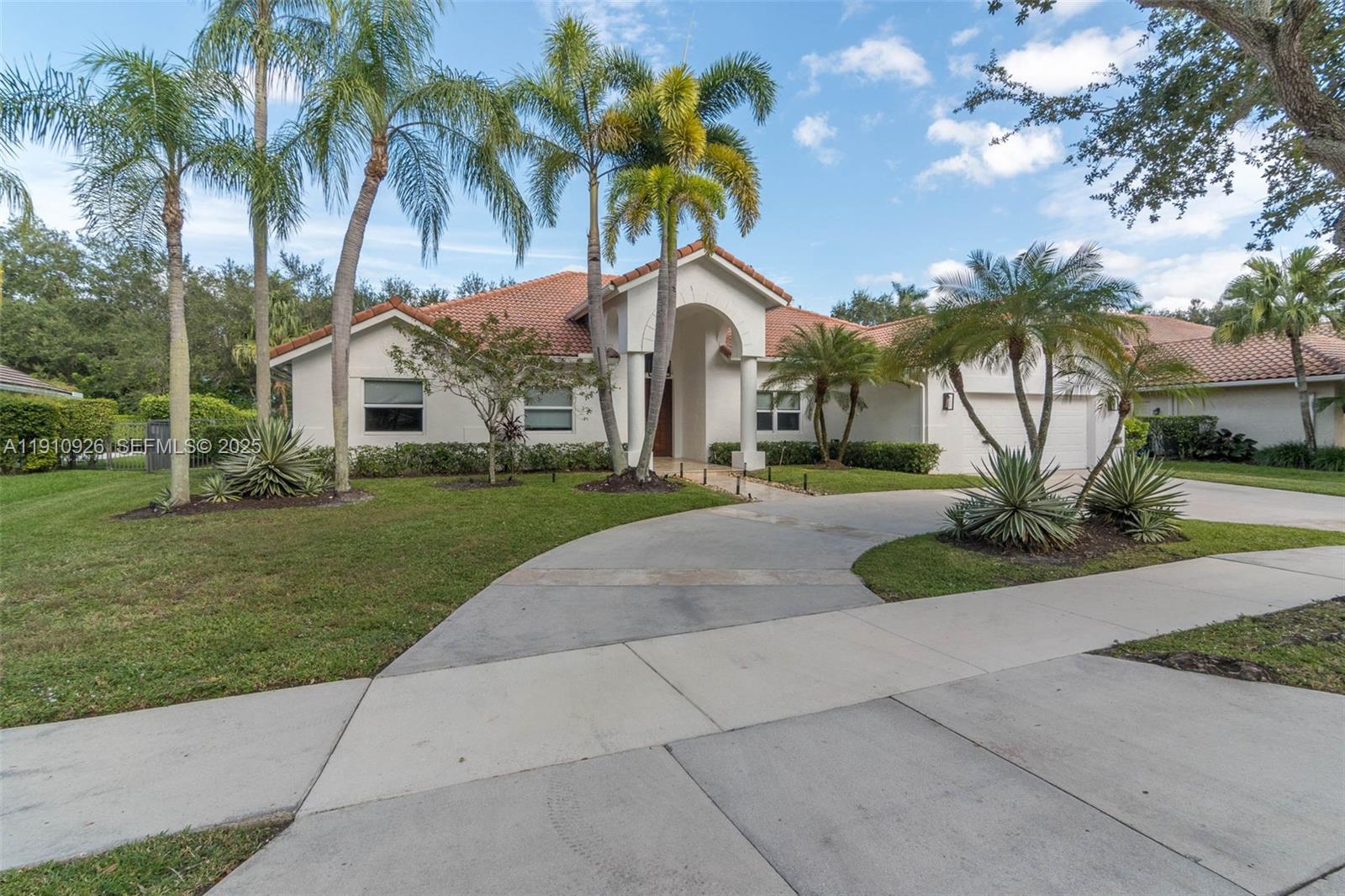 COUNTRY ISLES - Residential Lease
