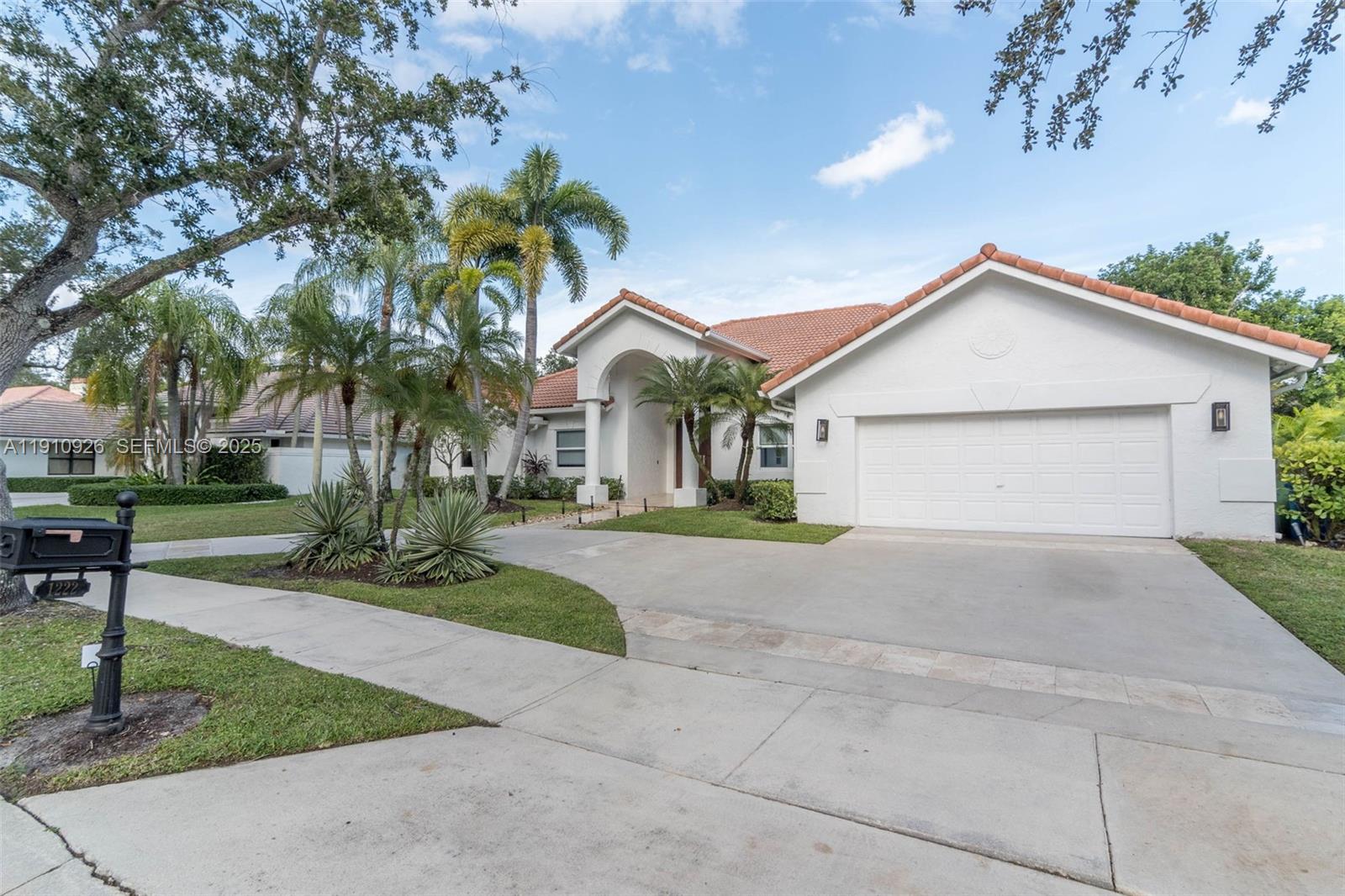 COUNTRY ISLES - Residential Lease