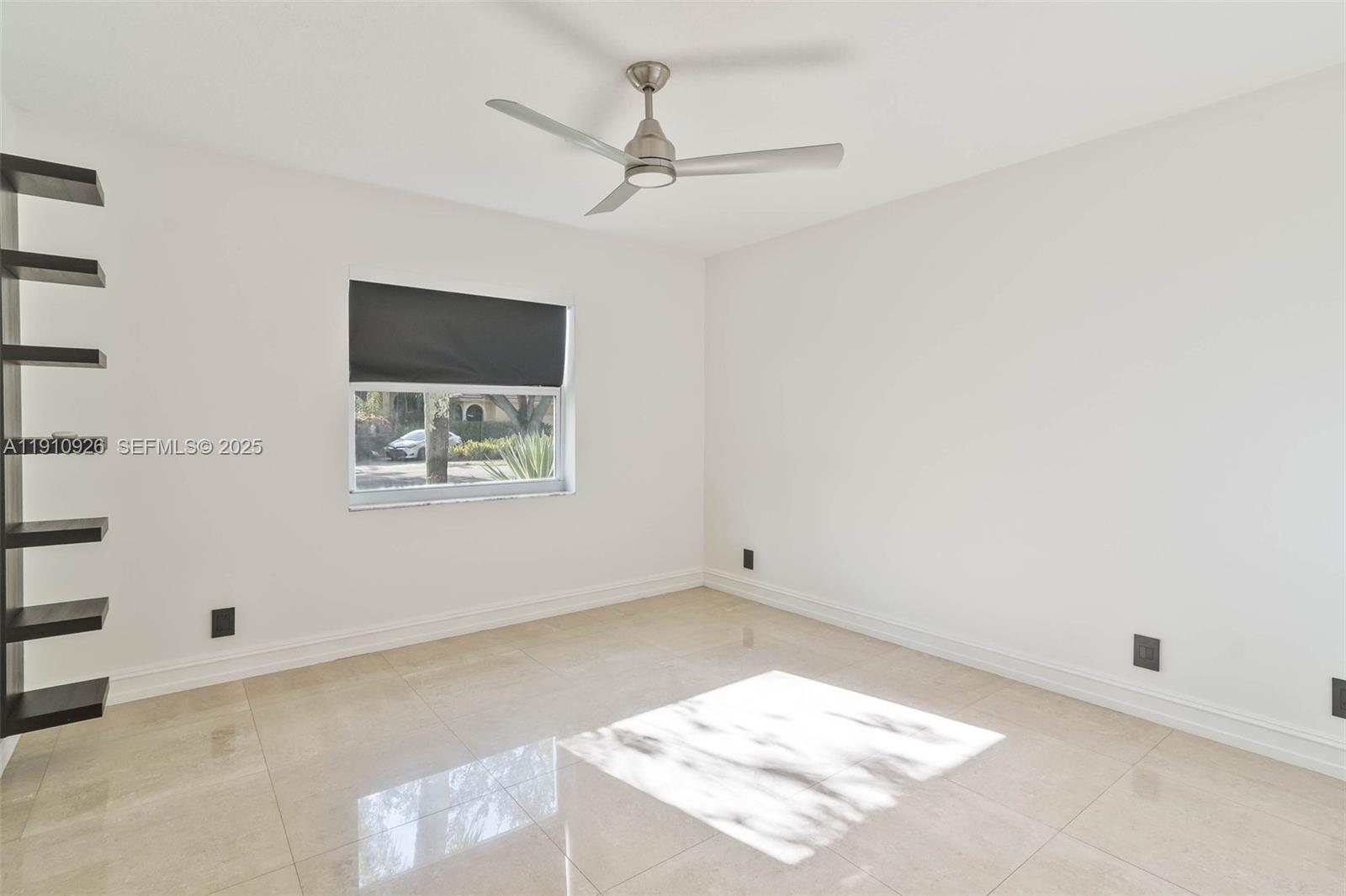 COUNTRY ISLES - Residential Lease