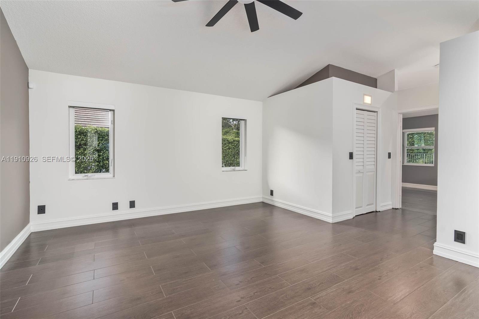 COUNTRY ISLES - Residential Lease