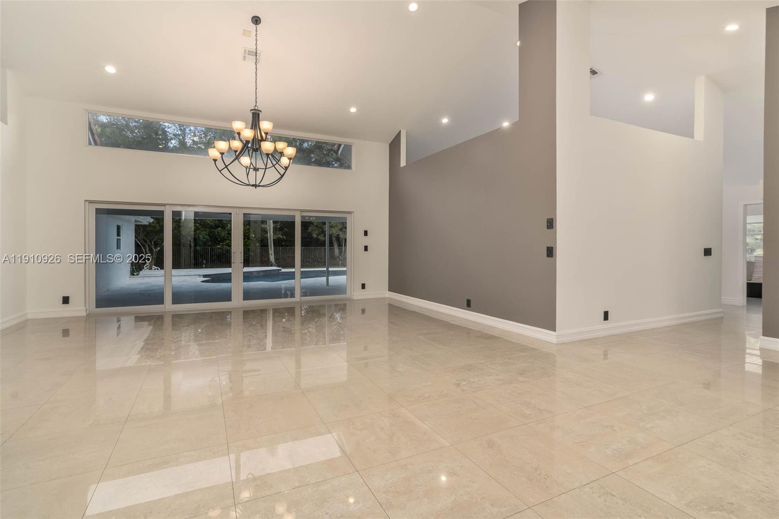 COUNTRY ISLES - Residential Lease