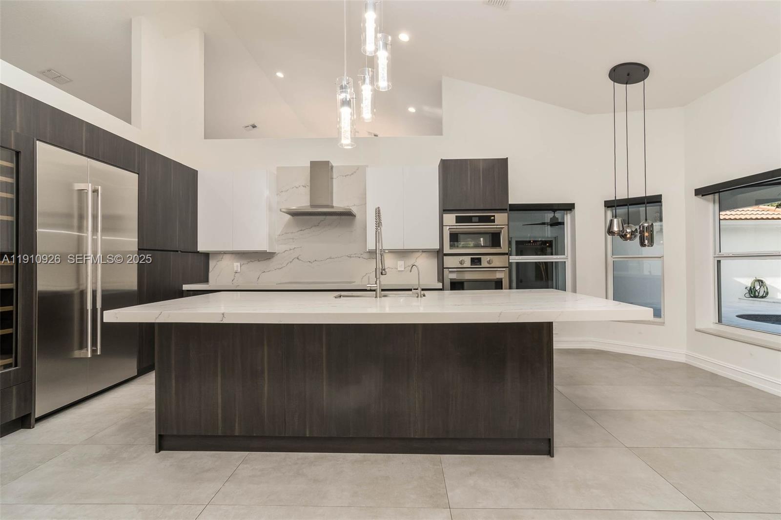 COUNTRY ISLES - Residential Lease