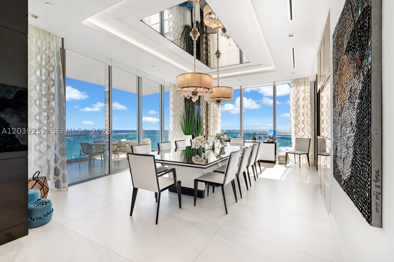 TURNBERRY OCEAN CLUB - Residential