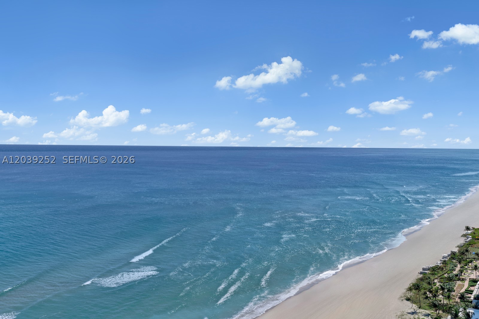 TURNBERRY OCEAN CLUB - Residential