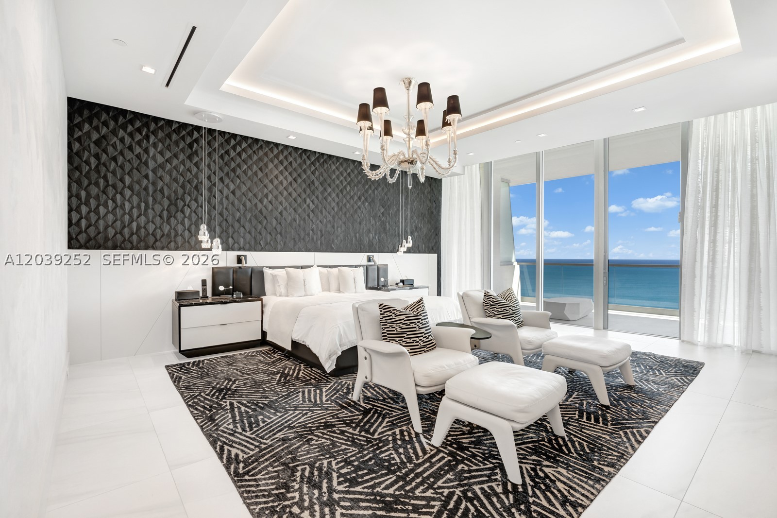 TURNBERRY OCEAN CLUB - Residential