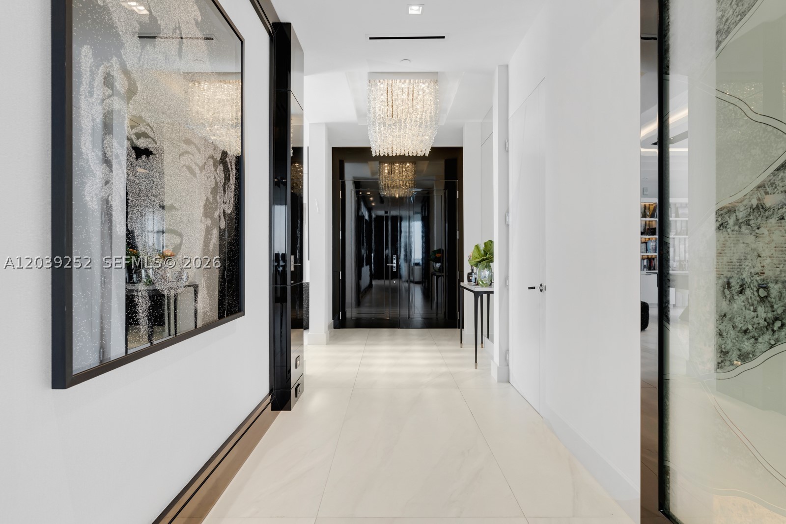 TURNBERRY OCEAN CLUB - Residential