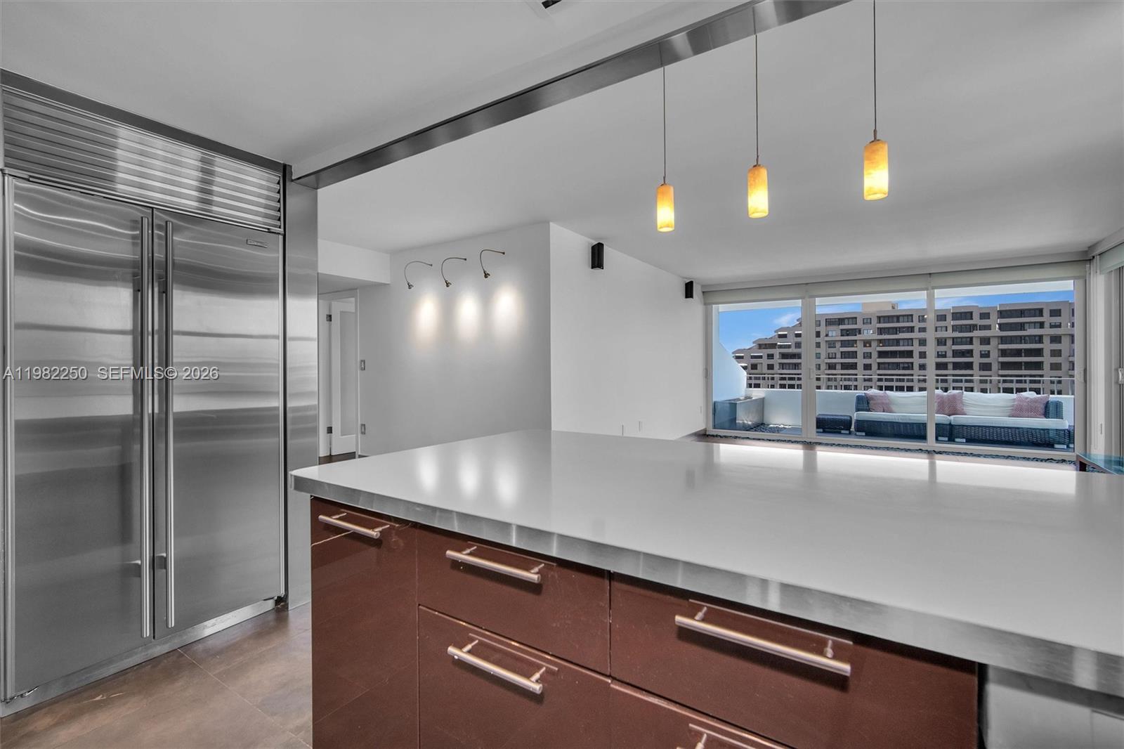 COMMODORE CLUB SOUTH COND - Residential