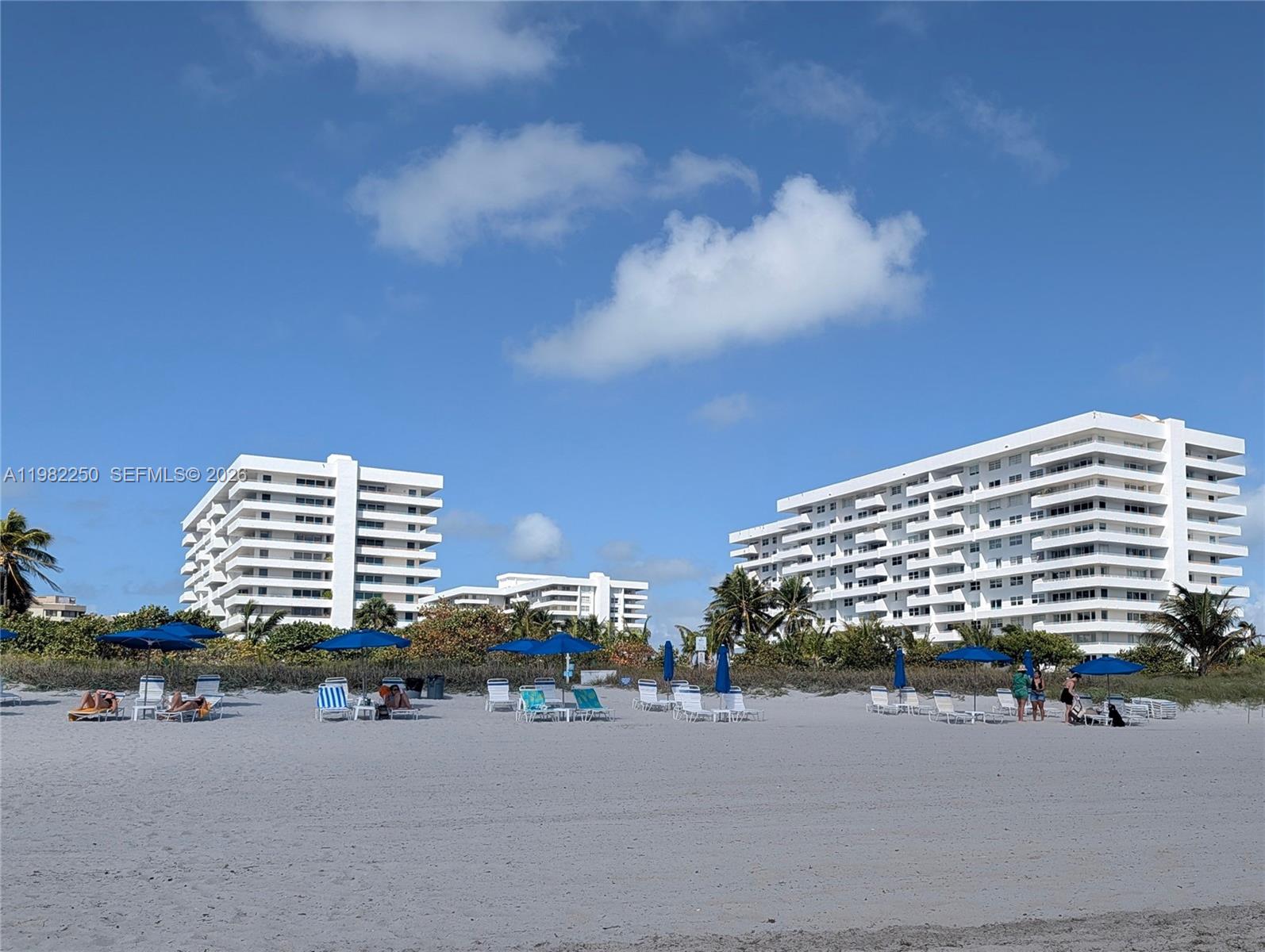 COMMODORE CLUB SOUTH COND - Residential