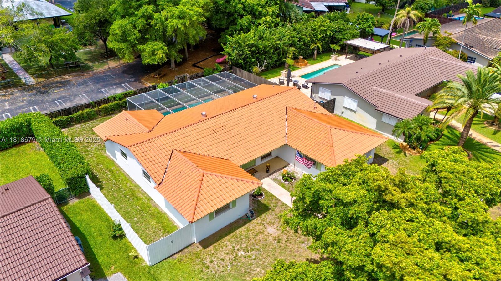 MIAMI LAKES SEC 4 - Residential