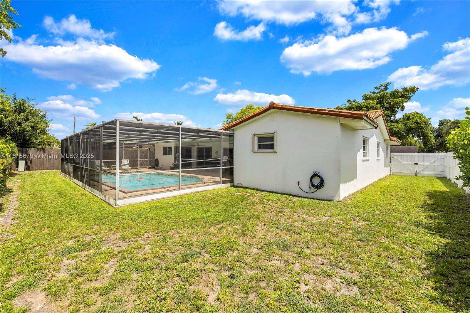 MIAMI LAKES SEC 4 - Residential