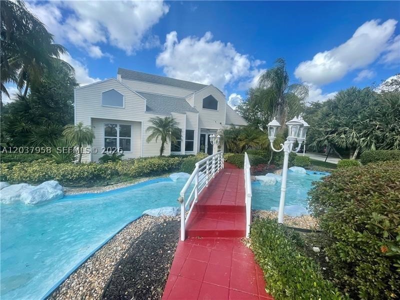 SUMMER LAKE - Residential Lease