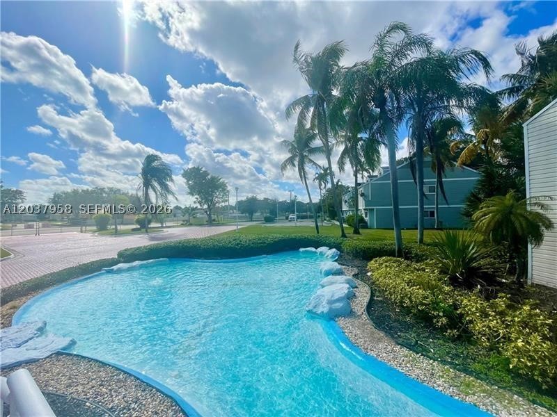 SUMMER LAKE - Residential Lease