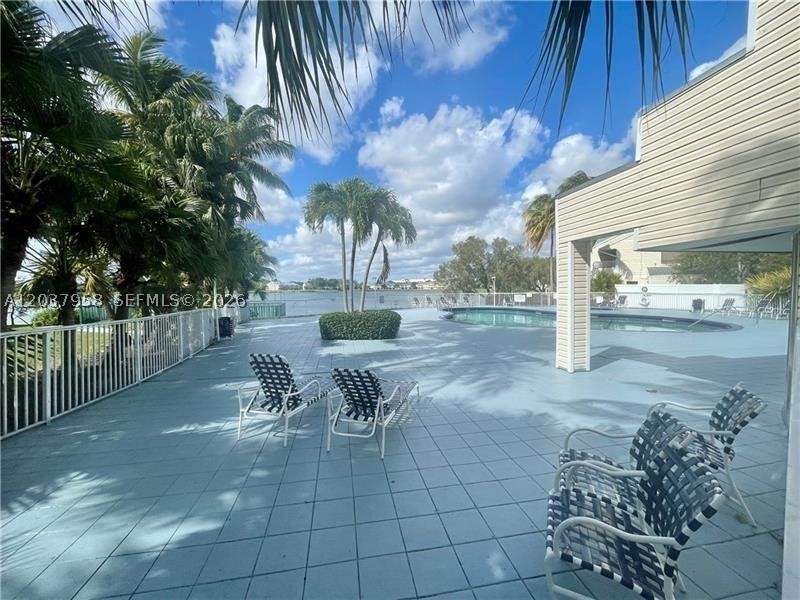 SUMMER LAKE - Residential Lease