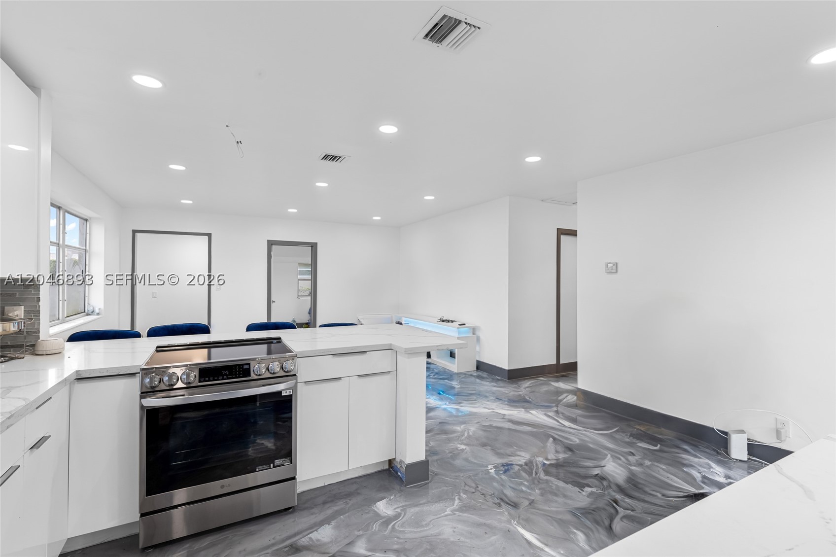 LAUDERDALE LAKES WEST GAT - Residential