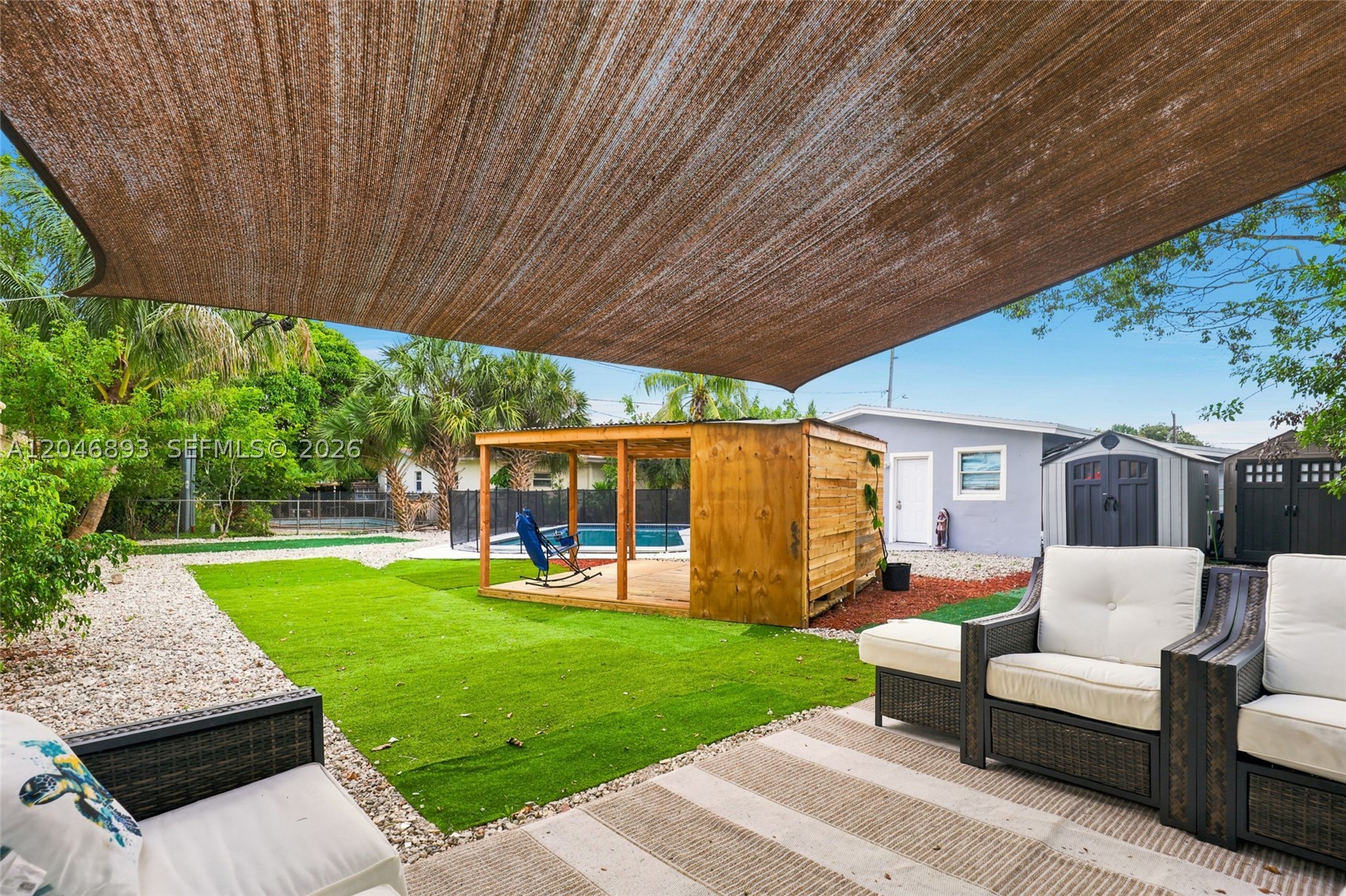 LAUDERDALE LAKES WEST GAT - Residential