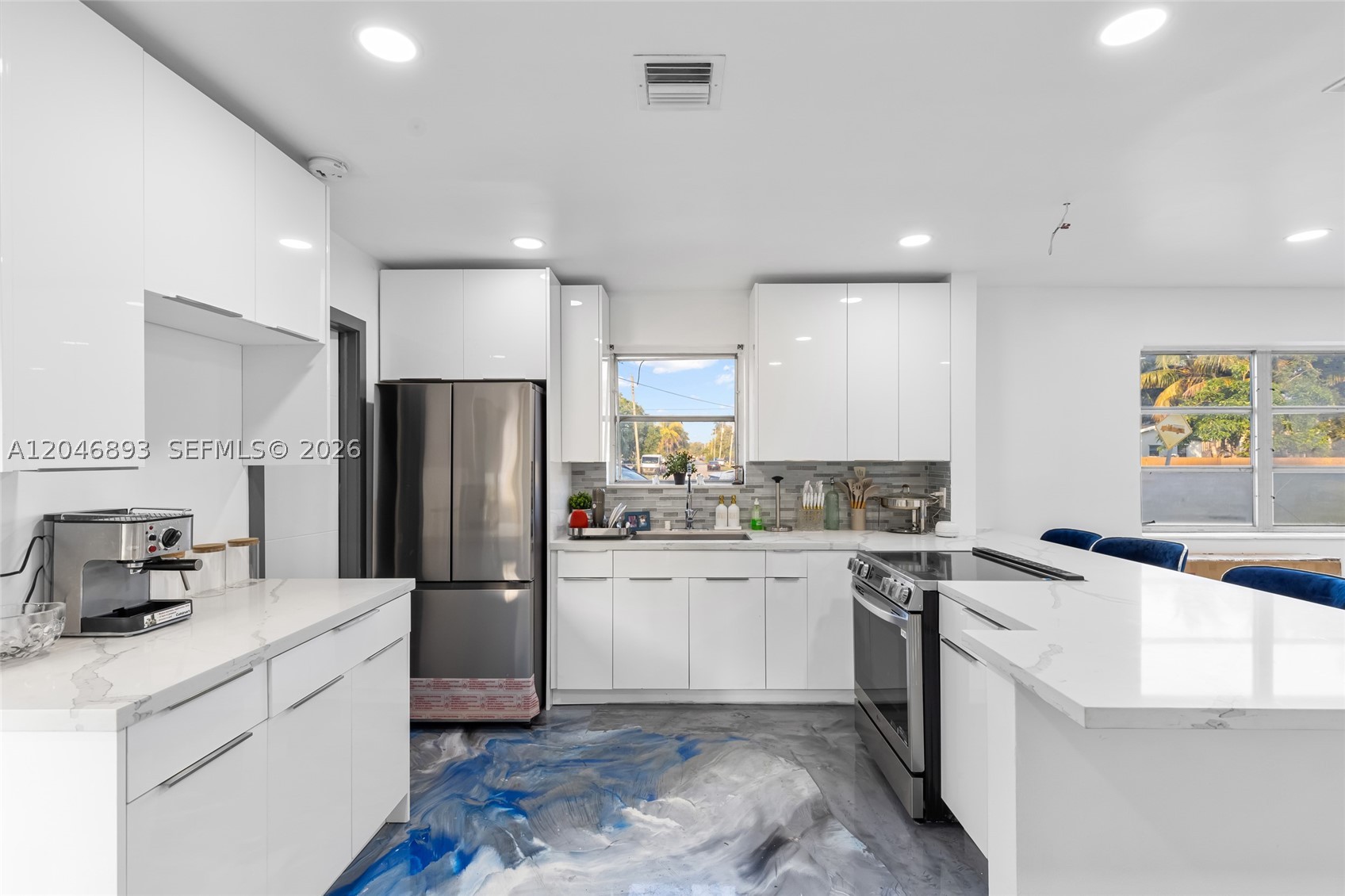 LAUDERDALE LAKES WEST GAT - Residential